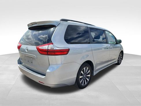 Used 2019 Toyota Sienna LE AWD/4WD image 9