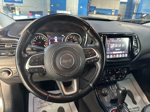 Used 2021 Jeep Compass Limited image 28