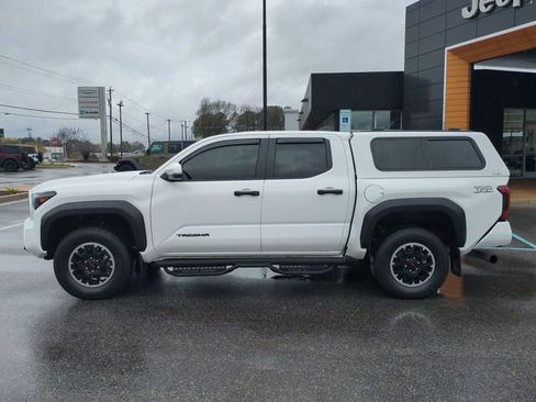 Used 2025 Toyota Tacoma TRD Off-Road w/ TRD Off Road Upgrade Package image 7