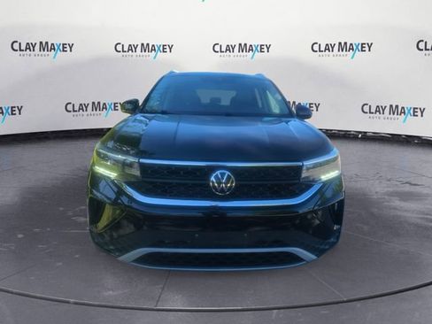 Used 2023 Volkswagen Taos SE AWD/4WD image 8