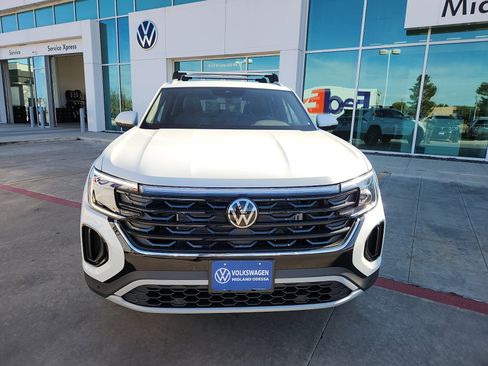 New 2026 Volkswagen Atlas Cross Sport SE image 2