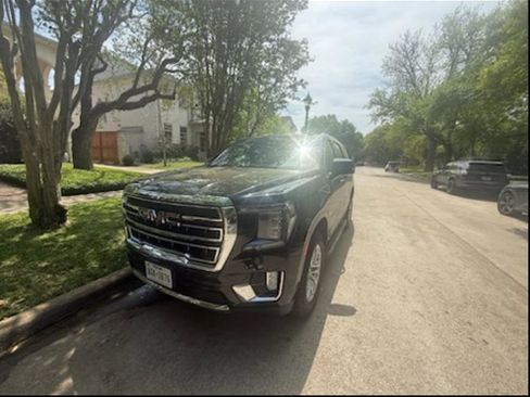 Used 2021 GMC Yukon SLT w/ SLT Luxury Plus Package image 1