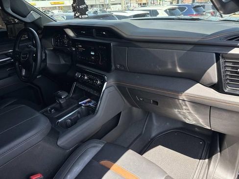 Used 2024 GMC Sierra 1500 AT4 w/ Technology Package AWD/4WD image 17