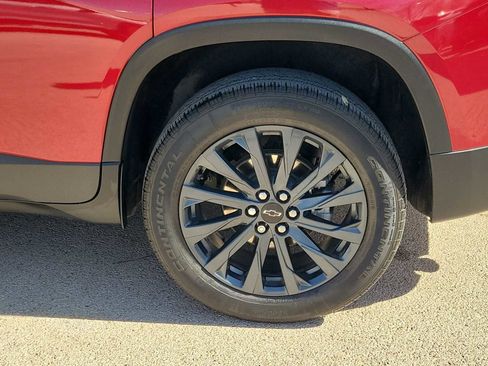 Used 2023 Chevrolet Traverse RS image 4
