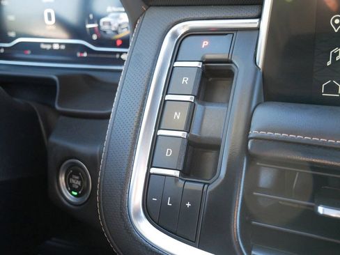 Used 2023 GMC Yukon XL AT4 w/ AT4 Premium Plus Package AWD/4WD image 25