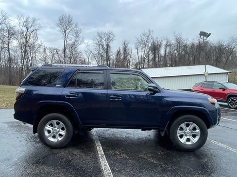 Used 2021 Toyota 4Runner SR5 Premium w/ Moonroof Package image 2