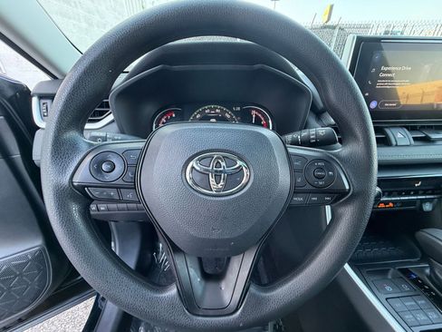 Used 2025 Toyota RAV4 XLE w/ Convenience Package image 30