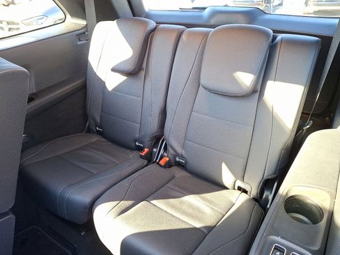 Certified 2025 Mercedes-Benz GLS 450 4MATIC image 11