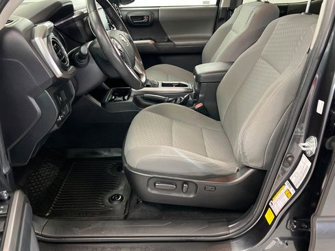 Used 2022 Toyota Tacoma SR5 image 18