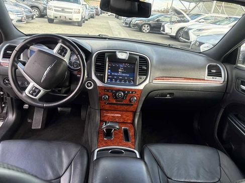 Used 2014 Chrysler 300 image 17