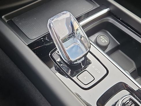 New 2026 Volvo XC60 T8 Plus w/ Protection Package Premier image 19