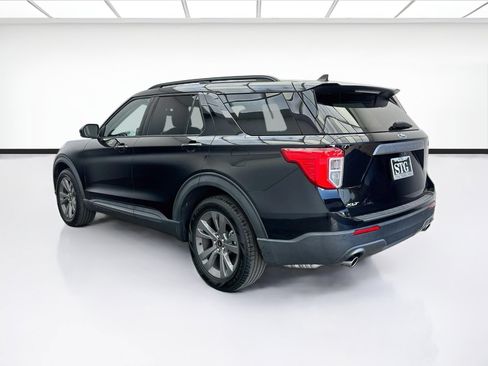 Used 2022 Ford Explorer XLT w/ Equipment Group 202A RWD image 6