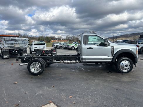 New 2026 Ford F550 4x4 Regular Cab Super Duty w/ XLT Value Package image 9