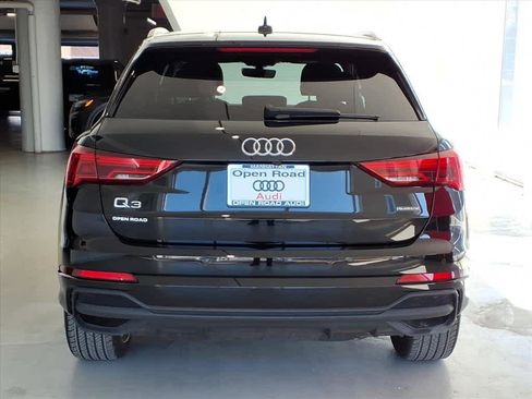Certified 2025 Audi Q3 2.0T Premium Plus w/ Premium Plus Package AWD/4WD image 5