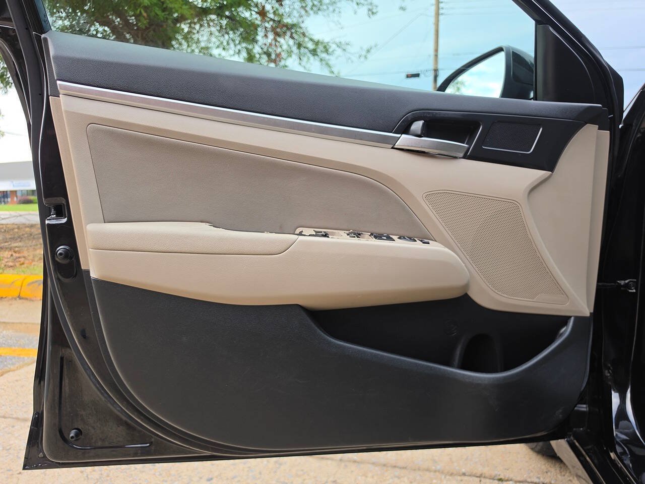 Used 2020 Hyundai Elantra SEL FWD image 7