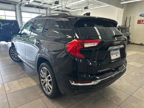 Used 2024 GMC Terrain Denali w/ Denali Premium Package AWD/4WD image 12