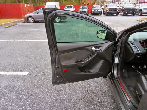 Used 2018 Ford Focus ST w/ Equipment Group 402A image 13