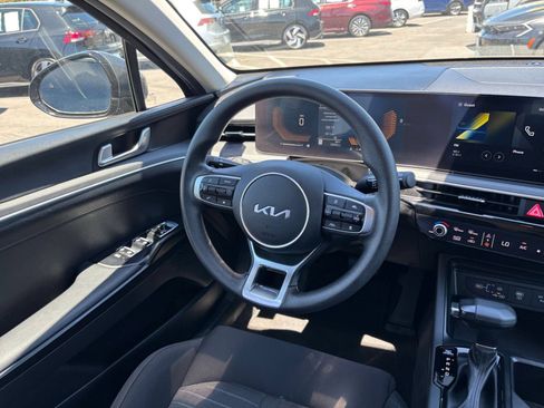 Used 2025 Kia K5 LXS FWD image 33