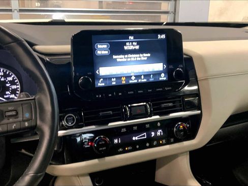 Used 2022 Nissan Pathfinder SL w/ SL Black Package image 6