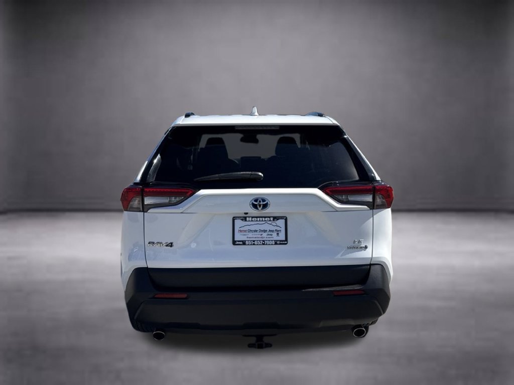 Used 2023 Toyota RAV4 LE AWD/4WD image 7
