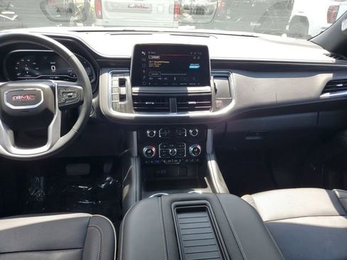 Used 2024 GMC Yukon XL SLT w/ SLT Luxury Package RWD image 13