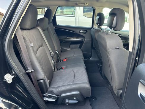 Used 2019 Dodge Journey SE image 15