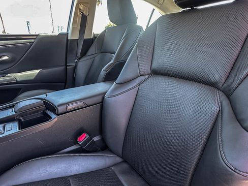 Used 2021 Lexus ES 350 w/ Accessory Package FWD image 24