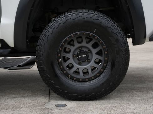 Used 2018 Toyota Tundra Platinum AWD/4WD image 21