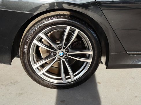 Used 2017 BMW 740i image 5