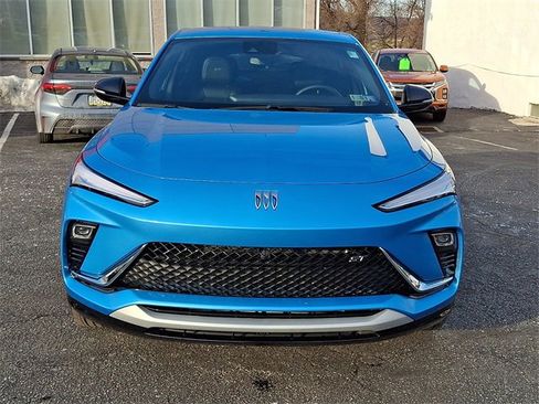 Used 2025 Buick Envista Sport Touring w/ Convenience I Package image 2