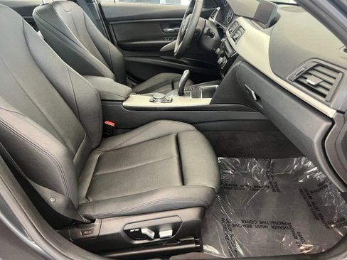 Used 2016 BMW 320i xDrive Sedan AWD/4WD image 14