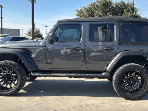Used 2022 Jeep Wrangler Unlimited Sport image 6