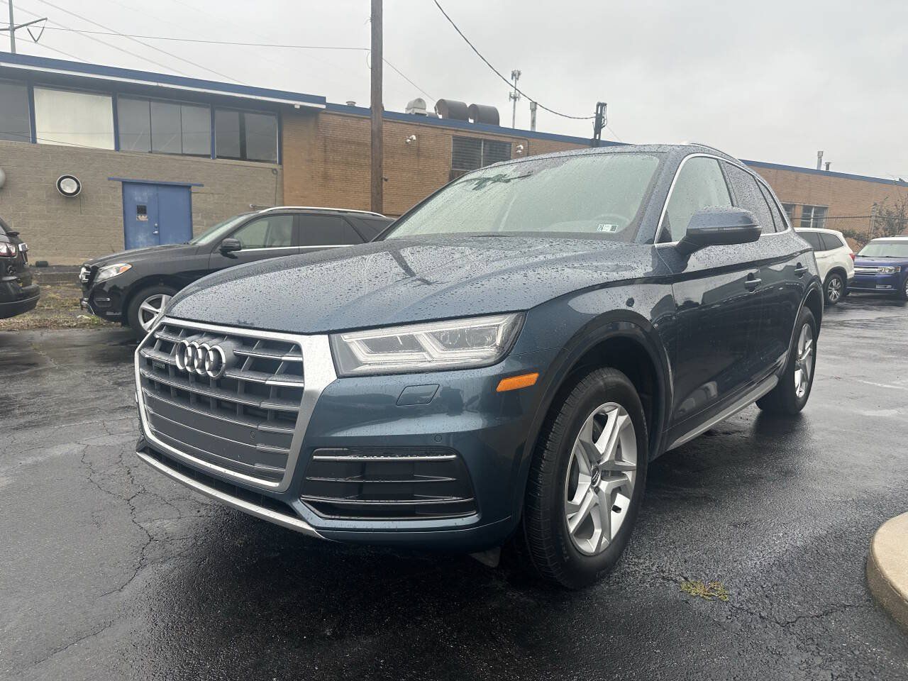 Used 2018 Audi Q5 2.0T Premium Plus w/ Premium Plus Package AWD/4WD image 2