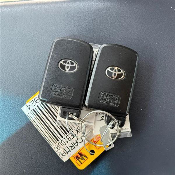 Used 2013 Toyota Avalon XLE Touring FWD image 19