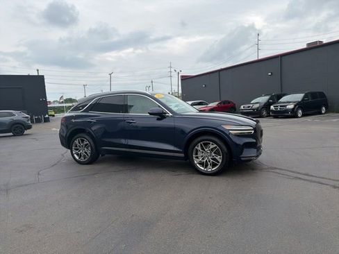 Used 2025 Genesis GV70 2.5T AWD/4WD image 3