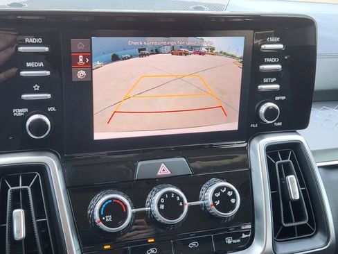Certified 2023 Kia Sorento LX FWD image 18