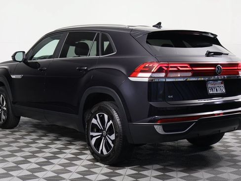 Used 2024 Volkswagen Atlas Cross Sport SE FWD image 6