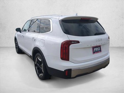 Used 2025 Kia Telluride S image 8