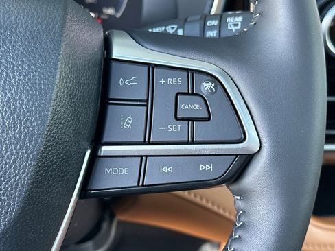 New 2026 Toyota Highlander Platinum image 28