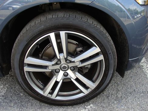 Used 2021 Volvo XC60 T5 Momentum w/ Premium Package AWD/4WD image 31