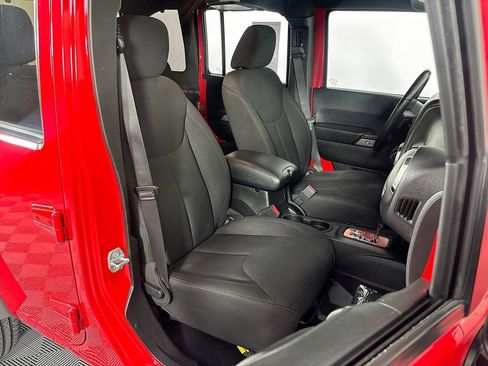 Used 2017 Jeep Wrangler Unlimited Sport w/ Mopar Black Appearance Group AWD/4WD image 24