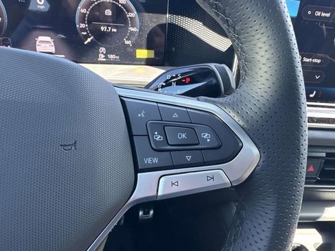 New 2026 Volkswagen Tiguan SE R-Line FWD image 14
