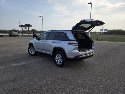 New 2026 Jeep Grand Cherokee Laredo X AWD/4WD image 25
