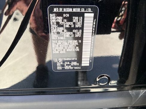 Used 2024 Nissan Armada SL w/ Captain's Chairs Package image 40