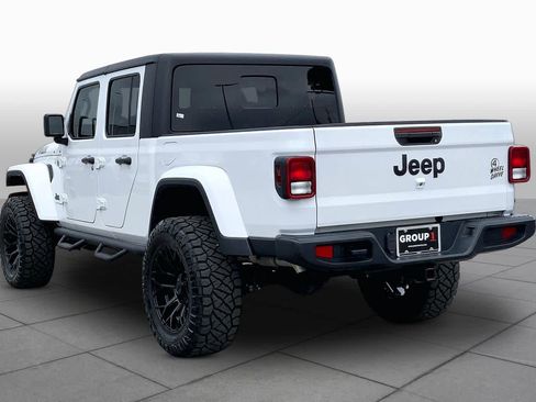 Used 2023 Jeep Gladiator Sport AWD/4WD image 12