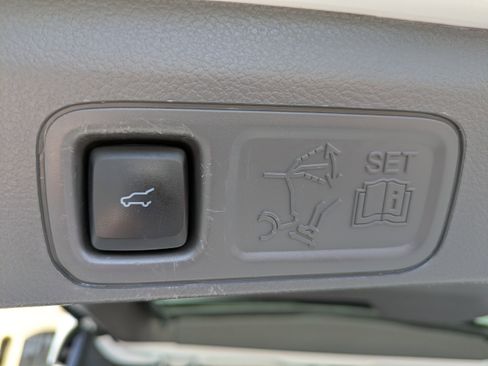 Used 2019 Ford Expedition Limited w/ Equipment Group 302A image 12