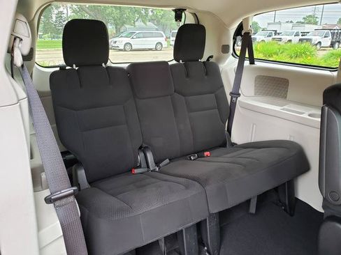Used 2016 Dodge Grand Caravan SE w/ Quick Order Package 29E SE FWD image 16
