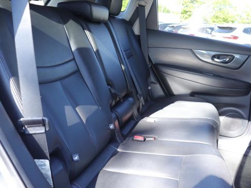 Used 2016 Nissan Rogue SL w/ SL Premium Package FWD image 22
