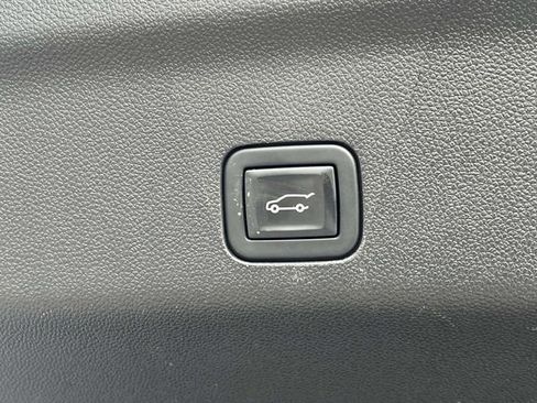 Used 2024 Chevrolet Tahoe Premier image 23