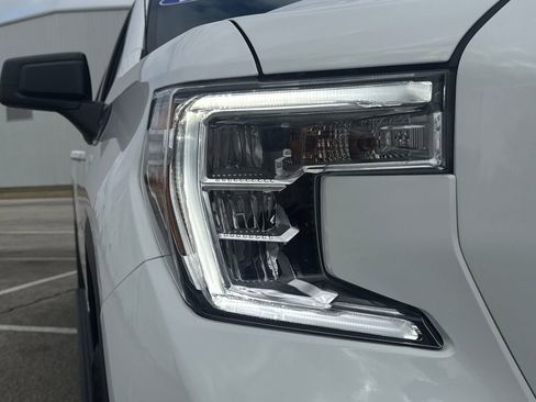Used 2021 GMC Sierra 1500 Elevation image 12